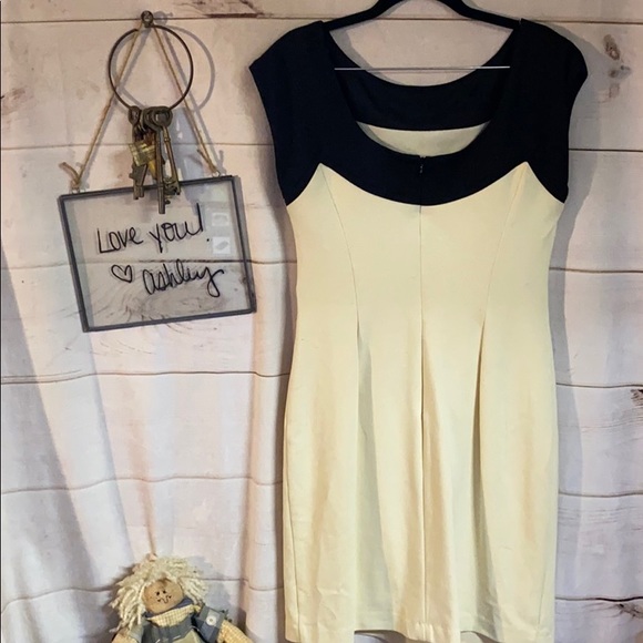 Jessica Simpson; MIDI; Beige; Party; Dress; 10 - Picture 5 of 8